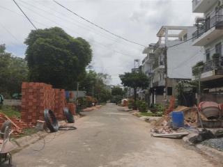 Bán gấp đất dt15x20 (300m2) đường gò cát, phú hữu đối diện nhà phố cao cấp, giá chỉ 12 tỷ tl