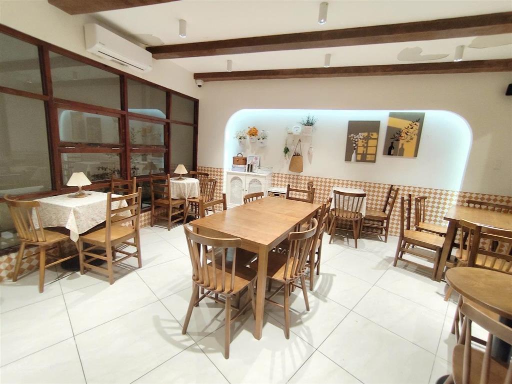 Vip d2 nguyễn gia trí  144m2 (8x18m)  đường 10m  tiện xây mới  chỉ 26.9 tỷ tl   0901 222 ***