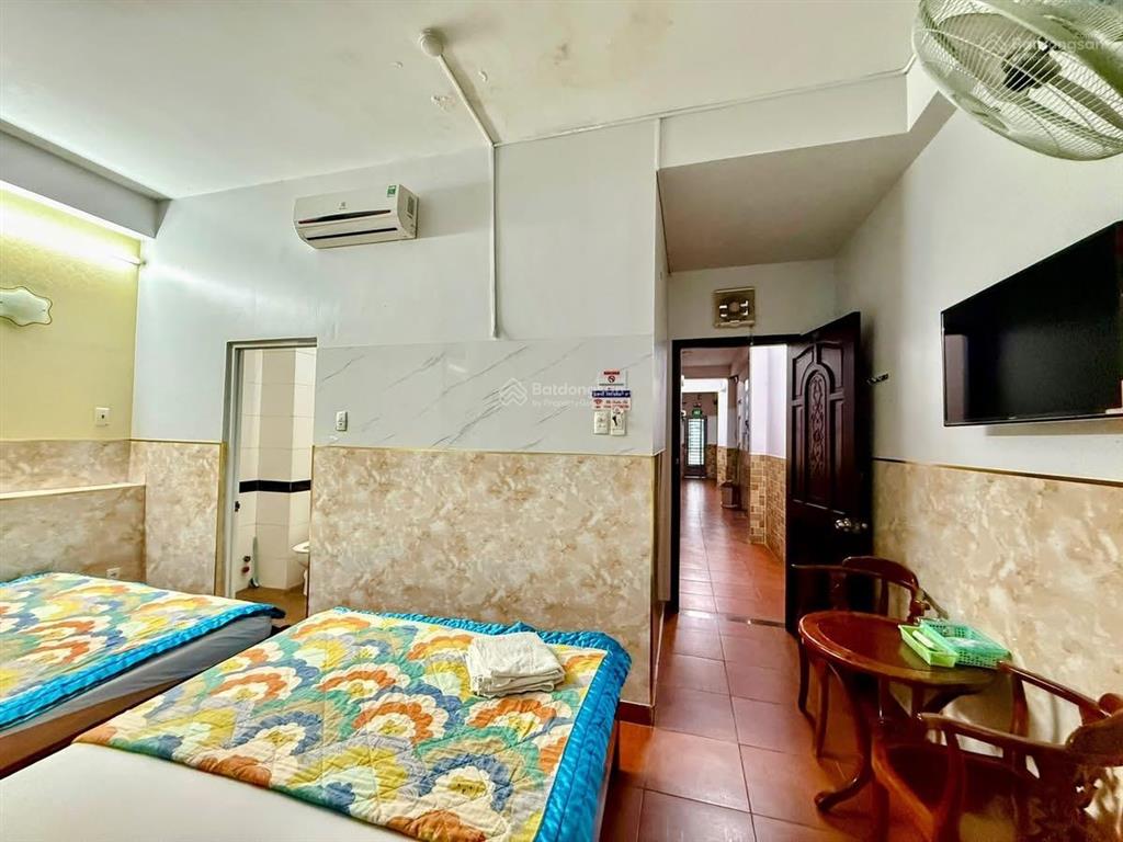 Mặt tiền khách sạn tân phú 113m2 ( 5.5x21m )6 tầng 18phong chỉ 20.5 tỷ  0901 222 *** 