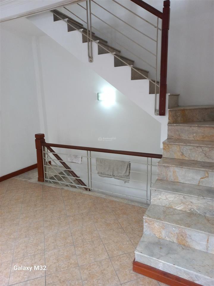 Bán nhà chính chủ, vị trí đẹp, phù hợp làm công ty, cửa hàng hoặc để ở