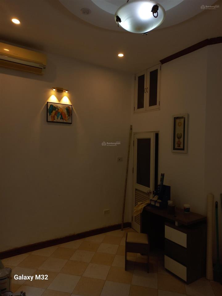 Bán nhà chính chủ, vị trí đẹp, phù hợp làm công ty, cửa hàng hoặc để ở