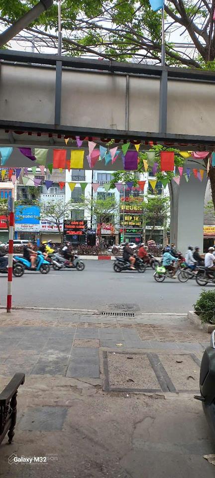 Bán nhà chính chủ, vị trí đẹp, phù hợp làm công ty, cửa hàng hoặc để ở