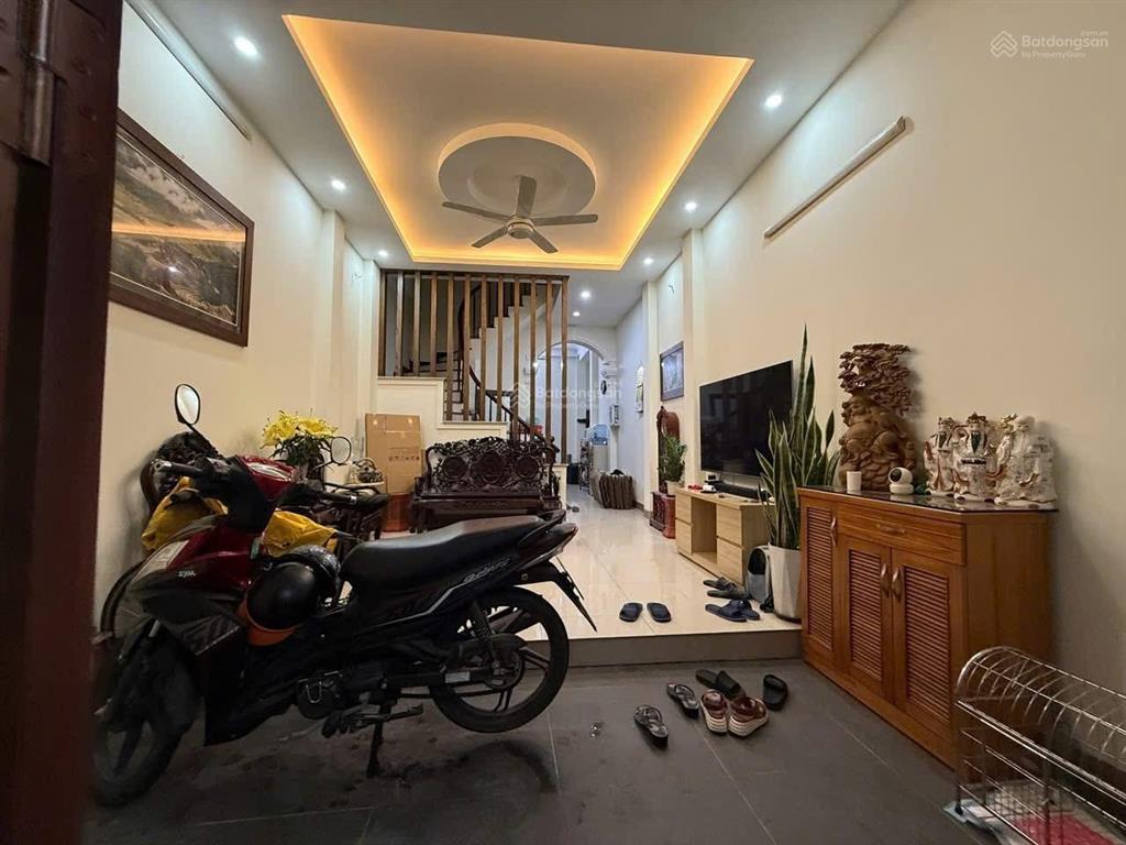 Bán nhanh chia tài sản! nhà văn cao, liễu giai 41m2*4t, vài bước ra phố, 20m ra ô tô, gần hồ tây