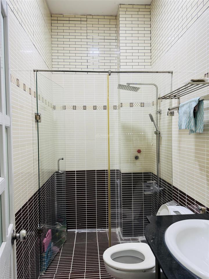 Chủ bán về ở với con nhà quang trung ngay trường nguyễn công trứ p8 gv 4x24m 4 tầng giá 12tỷ tl