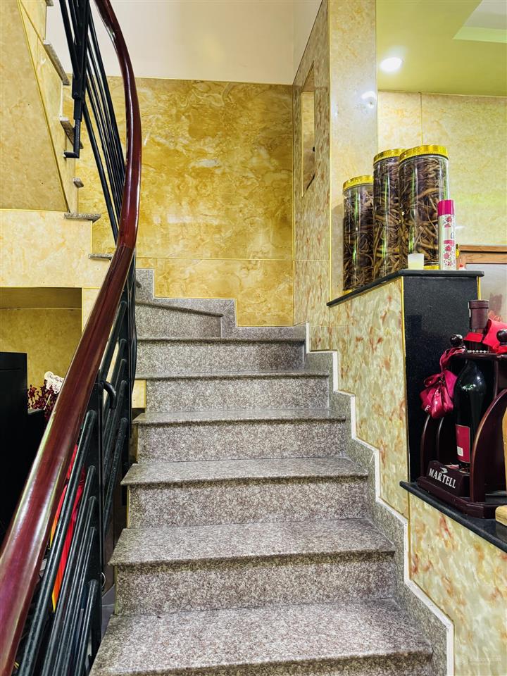 Chủ bán về ở với con nhà quang trung ngay trường nguyễn công trứ p8 gv 4x24m 4 tầng giá 12tỷ tl