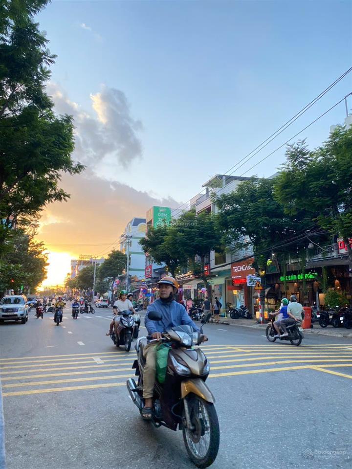 Bán đất nở hậu  tặng nhà ngay phan tứ, trung tâm an thượng, cách biển chỉ 400m, rẻ nhất thị trường