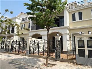 Kẹt tiền bán lỗ 900 triệu nhà phố cạnh sông 5,1 tỷ, thanh toán chỉ 2,1 tỷ nhận nhà