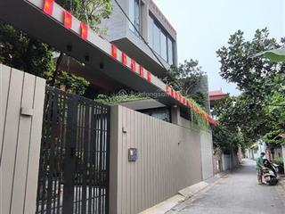 Bán đất giang biên long biên dt 63m2  mt rộng 4,5m ô tô thông bàn cờ gần hồ  cách phố 15m 10tỷ x