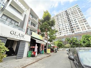 Ngang 5,2m, lòng đường 6m vỉa hè 2 bên, bán nhà 2 tầng ngay chân chung cư flora novia