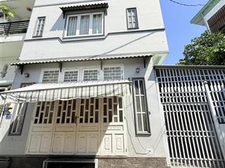 Bán nhà 3 mặt tiền, mặt tiền đường 9m, có gara xe hơi, 30m ra đường linh đông, đường xe tải vào nha