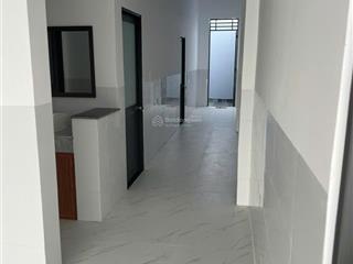 Cần tiền đầu tư khu vực khác bán nhà to đang cho thuê ở đức hòa long an.