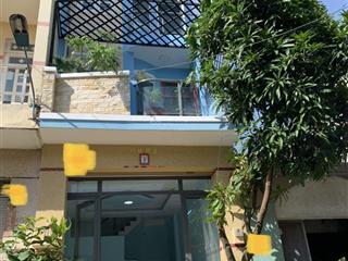 Nhà hẻm xe hơi né nhau, chất lượng sống cực tốt, kề đầm sen và ngã tư 4 xã, có dòng tiền hàng tháng