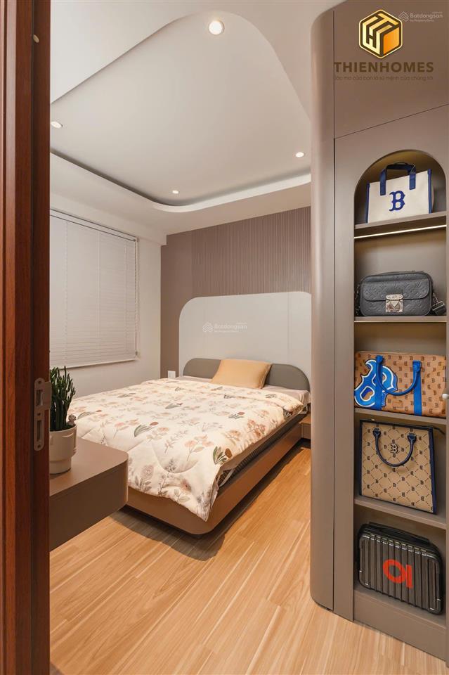 Rẻ nhất gold view cho thuê 1pn 65m2 view hồ bơi cực đẹp chỉ 15,9 tr/th hot nhất tòa  0906 006 ***