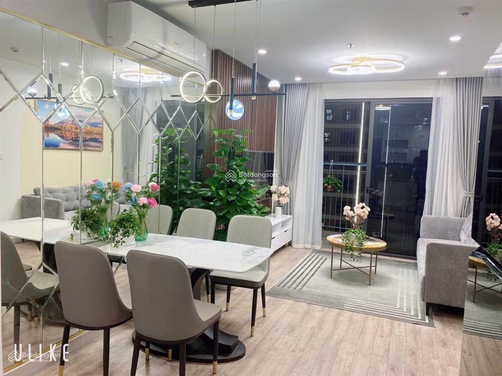 Bán căn hộ samsora 4,5 tỷ, 73m2, 2pn, 2wc, 2bc hà đông, hàng hiếm giá cực tốt có sẵn sổ đỏ lâu dài