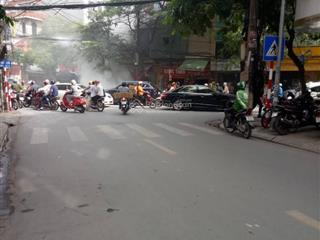 Bán tòa nhà văn phòng kinh doanh ngã tư sở.