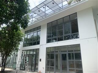 Chỉ 120 triệu/ tháng cho thuê văn phòng tại xuân thủy, thảo điền, 1 trệt 2 lầu,600m2,sân vườn rộng