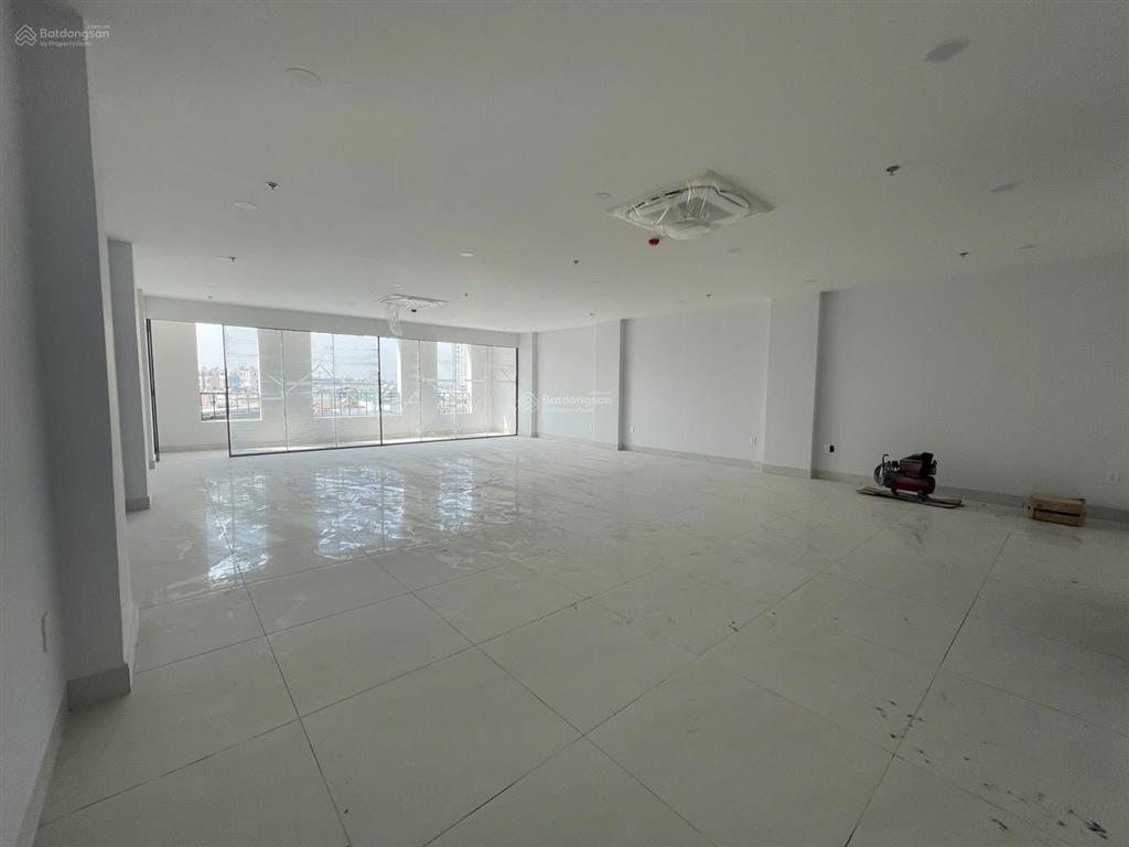 Cho thuê tòa nhà vip mặt tiền trương văn bang xây hầm 7 tầng phù hợp văn phòng chỉ 210 triệu/ tháng