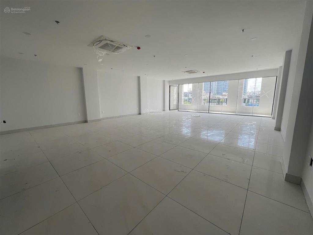 Cho thuê tòa nhà vip mặt tiền trương văn bang xây hầm 7 tầng phù hợp văn phòng chỉ 210 triệu/ tháng