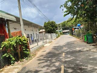 Bán đất 366.5m2 ngang 10m có 200m2 tc giá 685tr bao toàn bộ phí, ngay trường cấp 2 tân hiệp bd cũ
