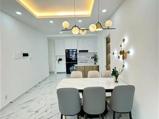 Bán sky garden , 89m2, 3pn + 2wc(6,1 tỷ), nhà mới decore xong.