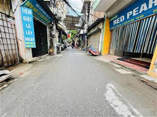Hàng hiếm  ô tô đỗ  mới xây  thang máy  12 phòng  doanh thu 70tr/tháng  đầy đủ pccc