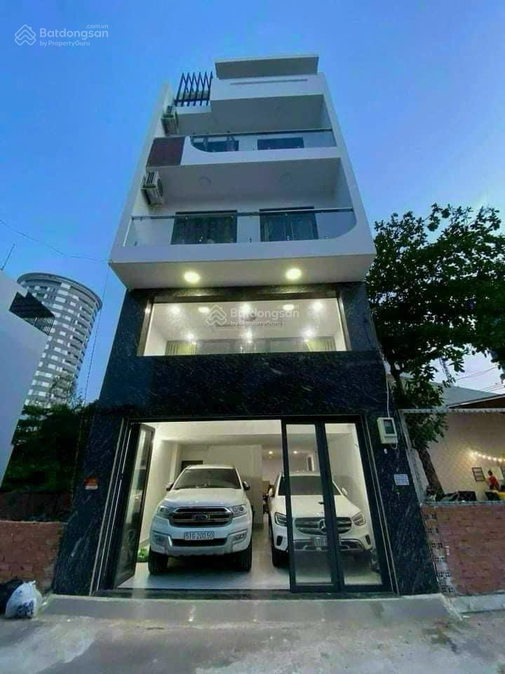 Bán nhà cao cấp 5.5x13m, 5 tầng, có thang máy, giá 13.5 tỷ mặt tiền huỳnh tấn phát p. phú thuận, q7