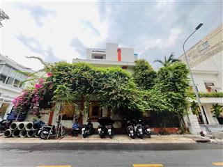 Villa phong cách châu âu, phố hoàng diệu quận pn. dt 8x25m(200m2)  kc 4 tầng. giá 33.5 tỷ tl