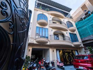 Biệt thự châu âu ngay lòng q3, phạm ngọc thạch. nội thất nhập, dt 8.5x22  176m2, 4 tầng. giá 39tỷ