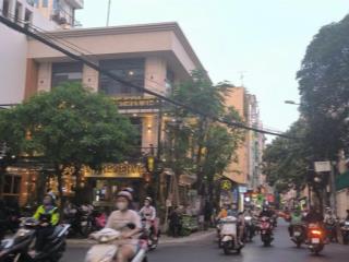 Siêu rộng  góc 2 mt trần quang diệu, p14, q3. (8x26m)  201m2  xd 6 tầng. hđt 170 tr/th