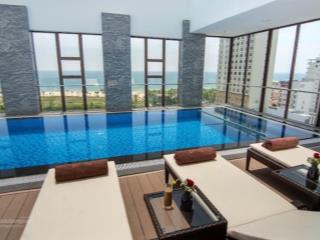 Bán nhanh khách sạn căn hộ 9 tầng  góc 2 mặt tiền 18m  dòng tiền 150tr/ tháng  sát biển mỹ khê