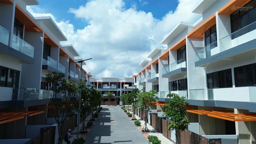 Nhà phố liền kề dự án elite life 80m2 đất, 211 m2 xây dựng. 2 lầu 1 trệt.