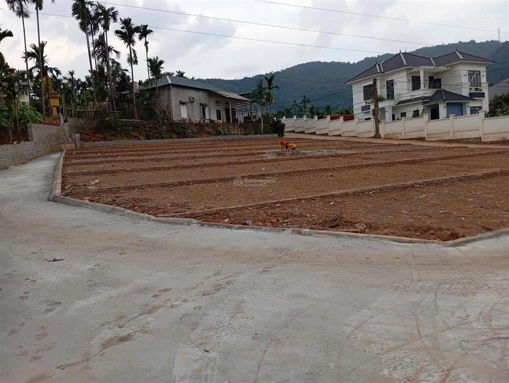 Chuyển nhượng lô đất nền ven sông tại thịnh lang. thành phố hòa bình