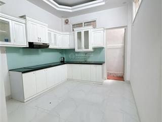 Siêu phẩm cầu giấy  nhà dân xây  lô góc  ô tô đỗ cửa  có ô chờ thang máy