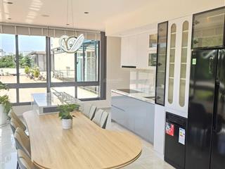 Cần tiền bán gấp sky3 98m sân vườn + 500m sân chung, pmh, q7, 9.5ty, khu an ninh, tiện ích đầy đủ