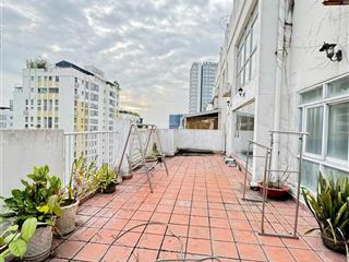 Cần bán gấp penthouse sky2, 2 sân 324m2, 5pn, 4wc, 15.6tỷ, nhà cũ thích hợp người mua ở decor lại