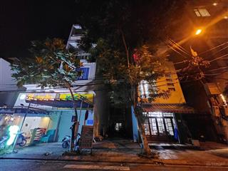 Mặt tiền lê lộ, lô sạch vị trí đẹp