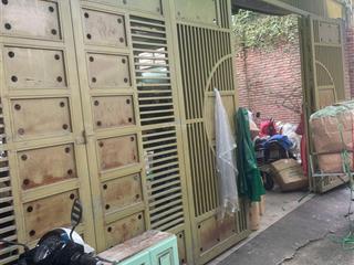 Nhà kiệt lê duẩn, đoạn ngay ngã 3 trung tâm.