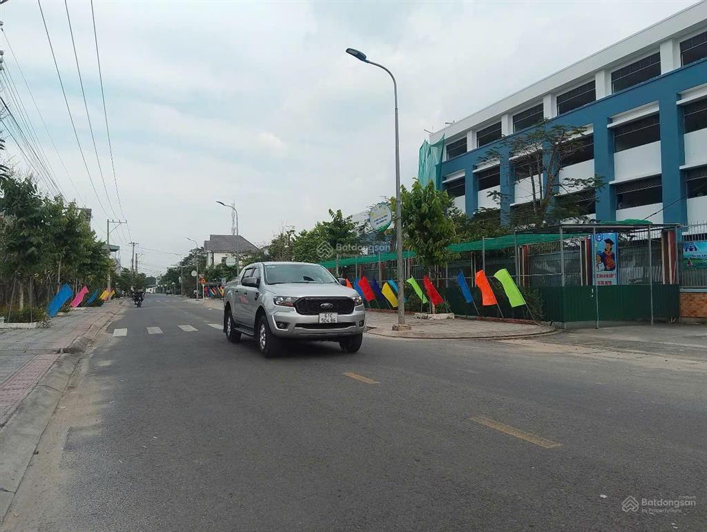 Bán đất to, đẹp, rẻ (7.167m2) (68x136m), bình nhâm 83 lái thiêu, hcm, mặt hậu giáp sông, 130 tỷ