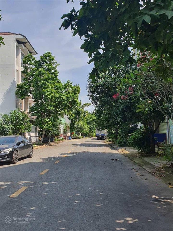 Bán đất vàng 7.300m² full thổ cư ,trung tâm dĩ an, mặt tiền nguyễn tri phương, 18tr/m², 140 tỷ.