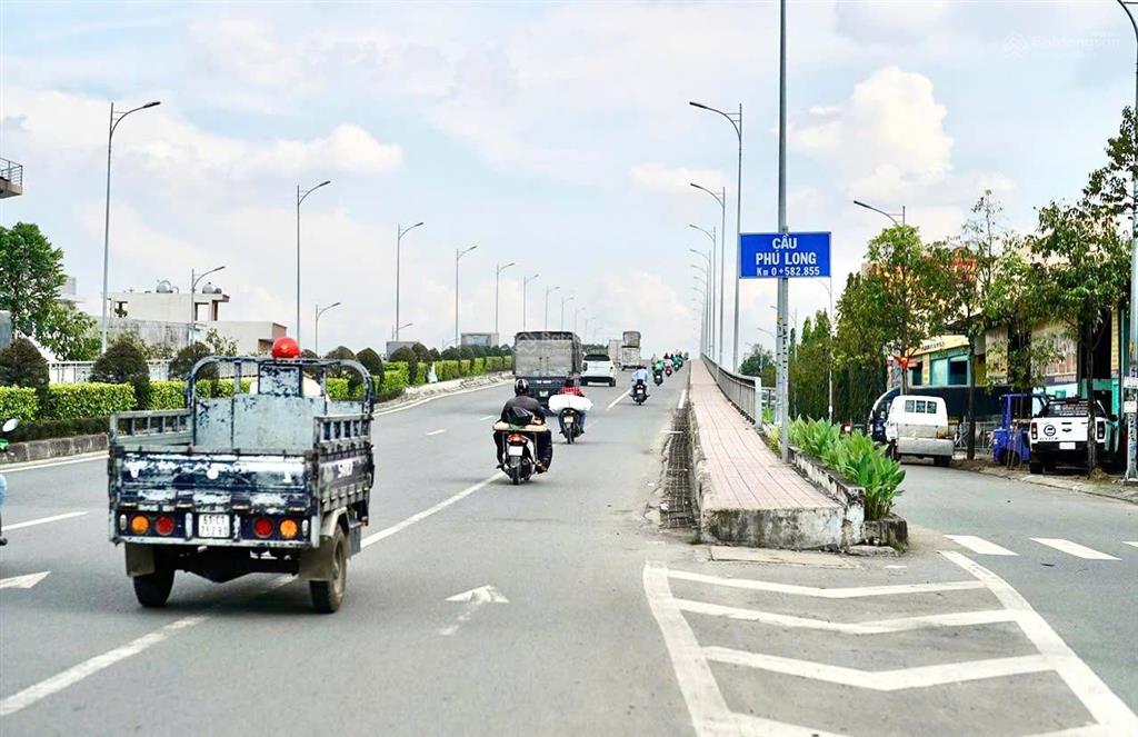 Bán đất 1.000m² (25x50m), full thổ cư, mặt tiền hà huy giáp, phường thạnh lộc, quận 12, giá 75 tỷ.