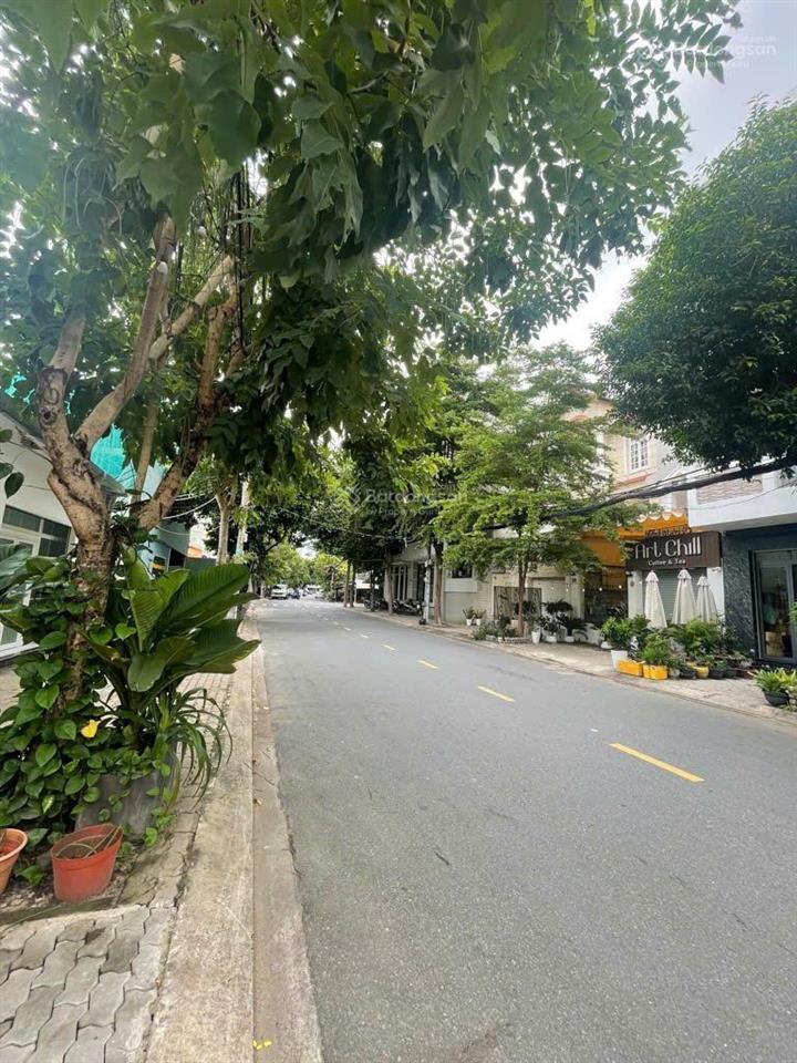 Bán biệt thự sân vườn kiểu pháp, đường số 75, p. tân phong, quận 7, 69 tỷ, 354m² (12x 30m), 3 tầng.