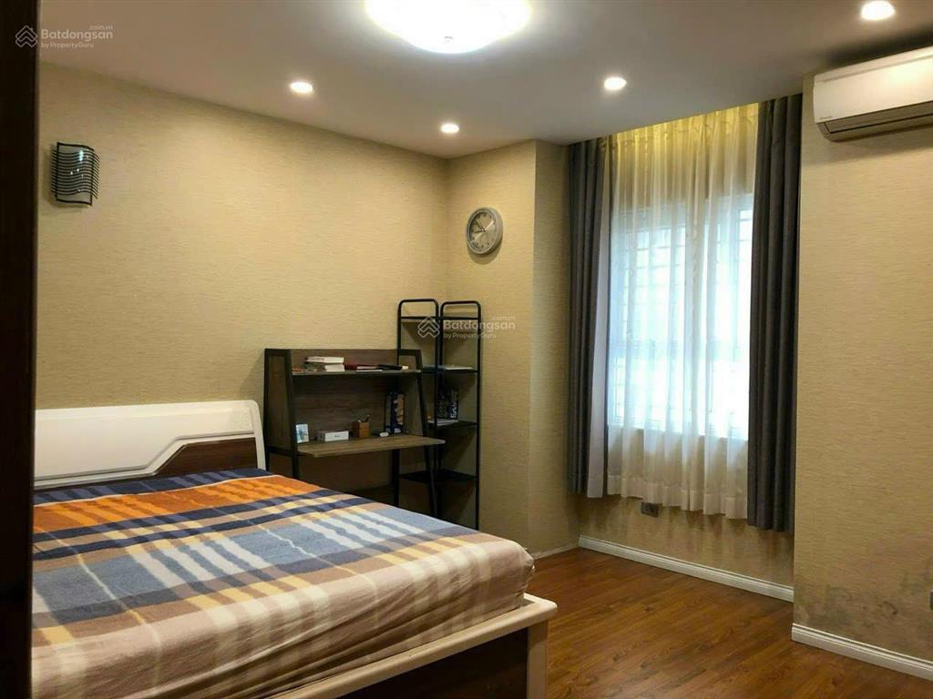 Tôi cần bán căn góc 4pn toà golden palace mễ trì  163m²  full, sẵn sổ có slot ô tô
