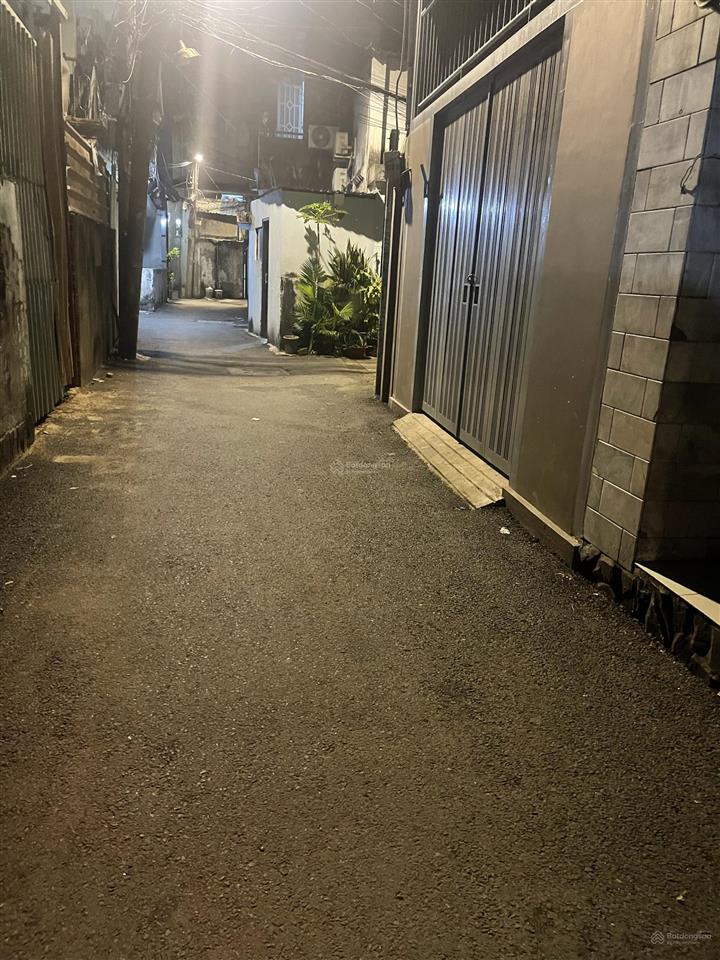 Bán nhà c4 cũ  84m2  oto đến cửa  1 căn duy nhất ngay chợ 26 tây hoà cách metro 200m chỉ 4tỷ8