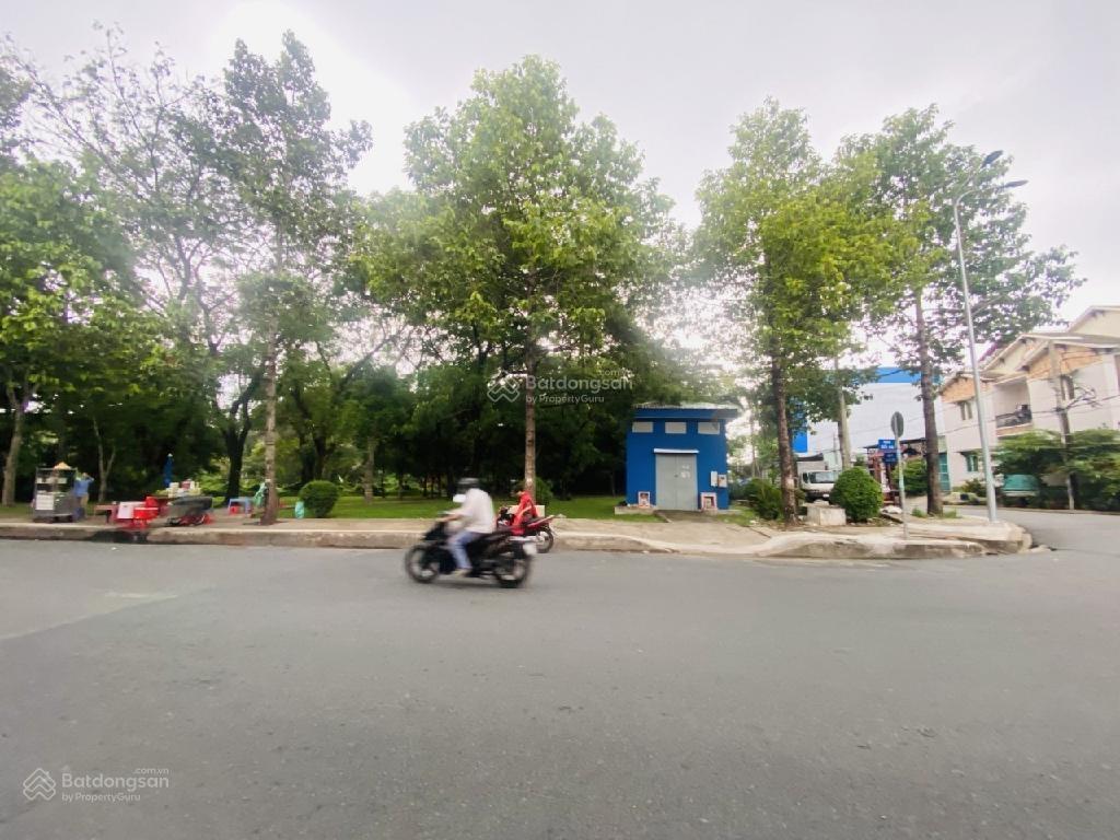 Biệt thự sân vườn 3 tầng kdc bình phú giá chỉ nhỉnh 16 tỷ