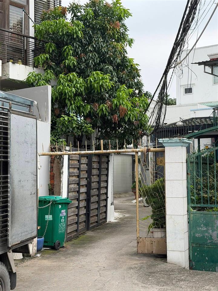 Nhà cấp 4 trần xuân soạn quận 7 ô tô quay đầu