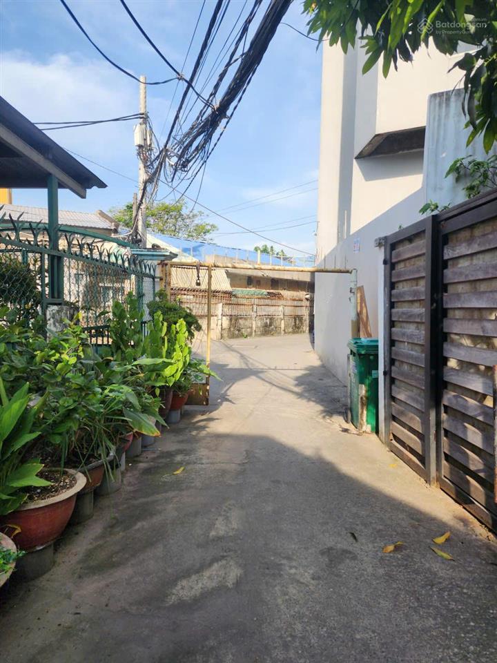 Nhà cấp 4 trần xuân soạn quận 7 ô tô quay đầu