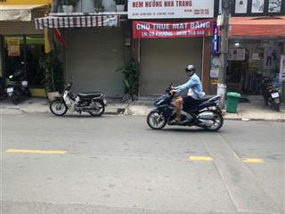 Cho thuê mặt bằng đẹp, mới (diện tích hơn 50m2), kế kho hàng sân bay tân sơn nhất