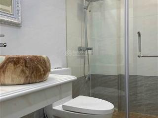 Nhà mới thang máy tường móng chắc