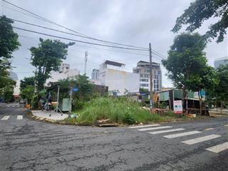 Lô góc 2 mặt tiền phạm vấn và tân phú 2 , phường sơn trà , đà nẵng  cách biển 300 mét .
