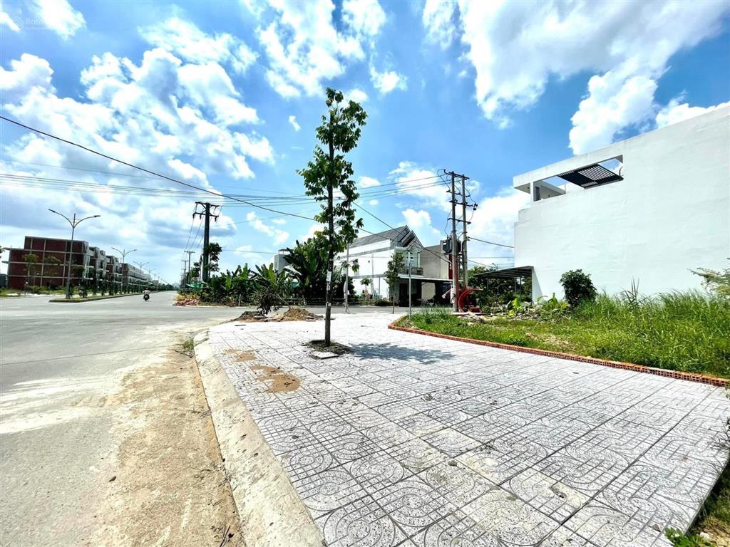 Bán gấp lô đất 7x17m full thổ liền kề kcn long thành cách cổng sân bay 5phút